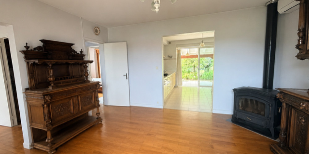 maison à ST PIERRE DU MONT (40280)